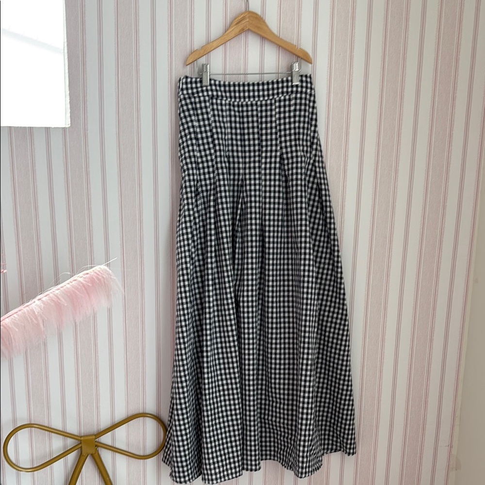 Classic Black and White A-Line Skirt